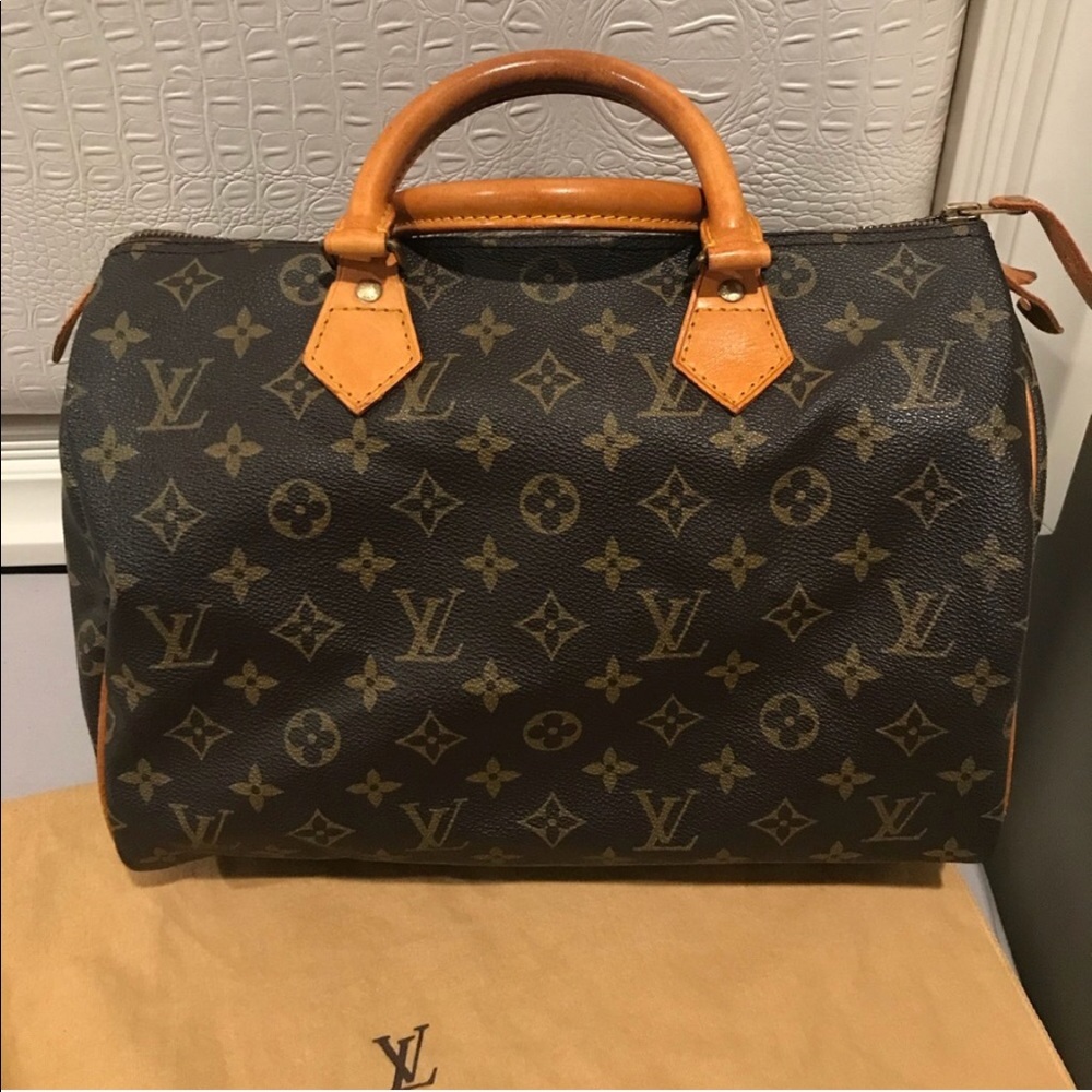 LOUIS VUITTON SPEEDY 30- GREAT USED CONDITION
